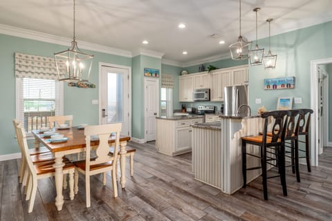 004 Goin' Coastal Open Floor Plan Kitchen and Dinning Area