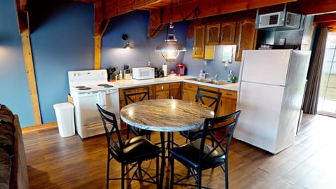 102 Fairview Lane Lower Unit Kitchenet (1)