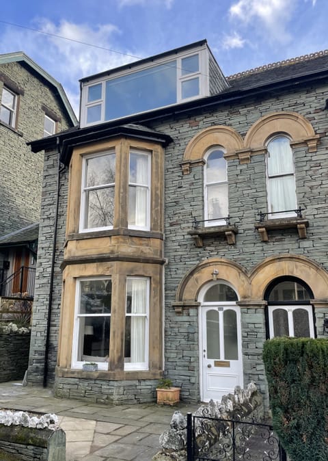Ellergill is a beautiful vernacular slate house near the centre of Keswick