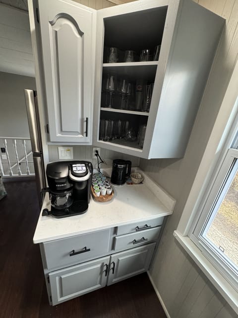 Shelf, Furniture, Cabinet, Indoors, Cupboard