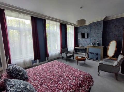 Deluxe Double Room, 1 King Bed, Private Bathroom, Garden View | Blackout drapes, soundproofing, iron/ironing board, free WiFi