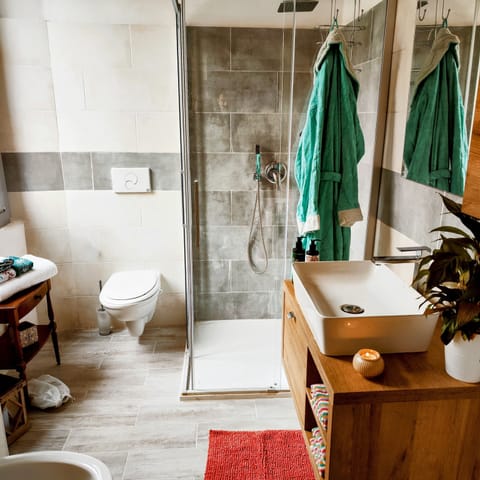 Junior Suite, Mountain View | Bathroom | Hair dryer, towels, soap, shampoo