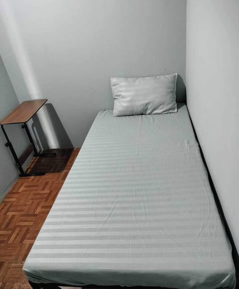 City Single Room, 1 Bedroom | Free WiFi