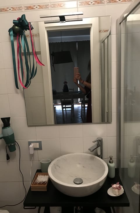 Standard Apartment | Bathroom
