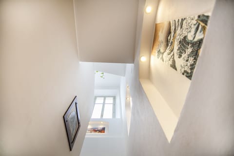 Deluxe Apartment | Living area | Flat-screen TV