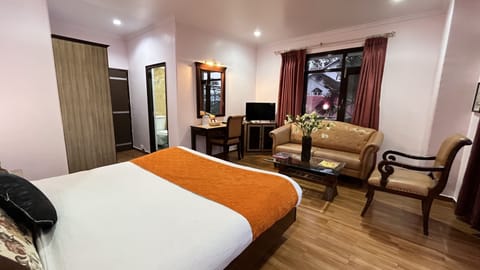 Premium Double Room | Soundproofing, free WiFi