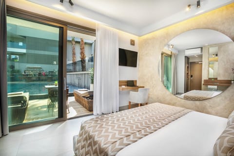 Deluxe Double Room, Pool View | Balcony view