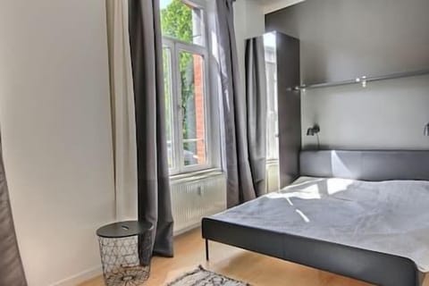 9db27ff0-3f70-41a6-af22-1b7324ad7c16