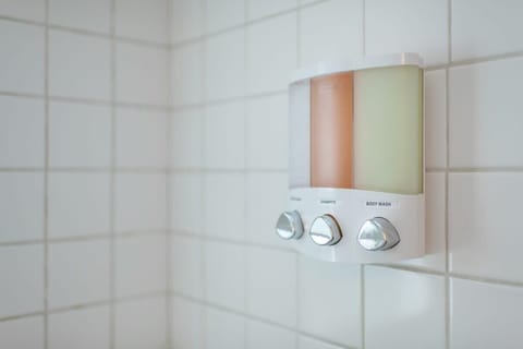 Spa quality shampoo, conditioner and body wash is provided.