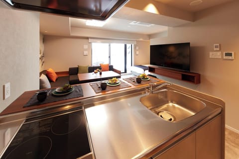 Suite with 10sqm Balcony, Non Smoking | Private kitchen | Fridge, microwave, stovetop, toaster