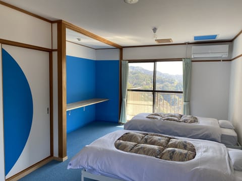 Twin Room | Free WiFi, bed sheets