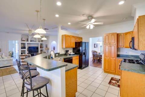 House (3 Bedrooms) | Private kitchen | Microwave, oven, stovetop, dishwasher