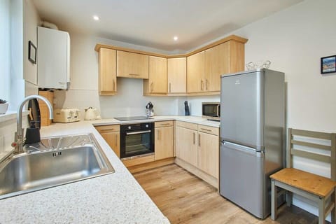 Station View, Saltburn-by-the-Sea - Host & Stay