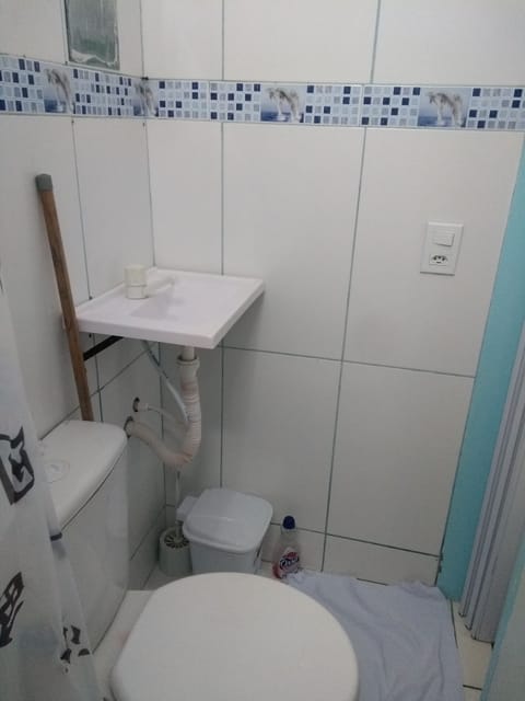 Economy Townhome, 1 Bedroom, Smoking, Private Bathroom | Bathroom | Free toiletries, hair dryer