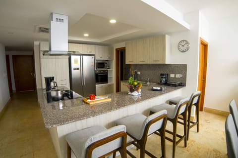 Panoramic Condo, Beach View, Beachside | Private kitchen | Fridge, microwave, oven, stovetop