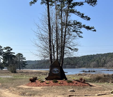 Multipurpose trail around lake