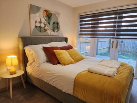 Premium Apartment | 2 bedrooms, free WiFi, bed sheets