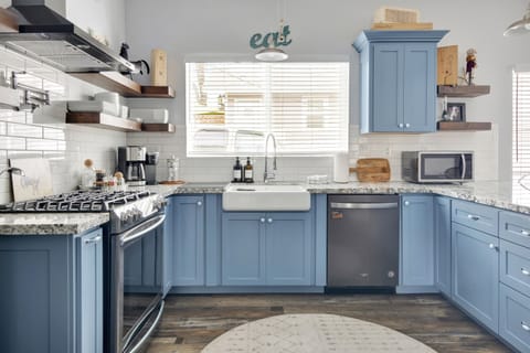 Enjoy a true Chef's kitchen. Built by a chef, this kitchen has it all!