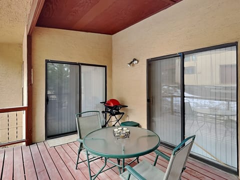 Condo, Multiple Beds, Pool Access | Outdoor dining