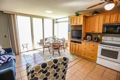 Condo, 1 King Bed with Sofa bed, Pool Access, Ocean View (#703B) | Private kitchen | Fridge, microwave, oven, stovetop