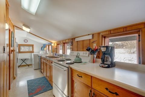 Cottage (3 Bedrooms) | Private kitchen