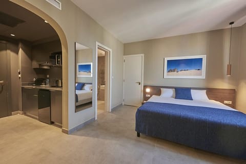 Comfort Suite, 1 Queen Bed with Sofa bed, Kitchen | Premium bedding, minibar, in-room safe, individually decorated