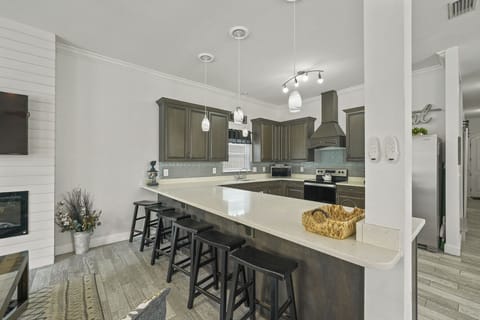 Beaches and Dreams - Crystal Beach - Kitchen