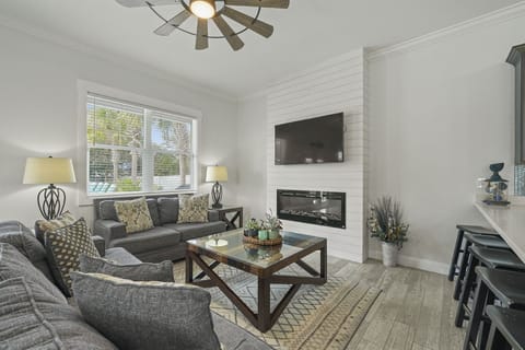 Beaches and Dreams - Crystal Beach - Living Room