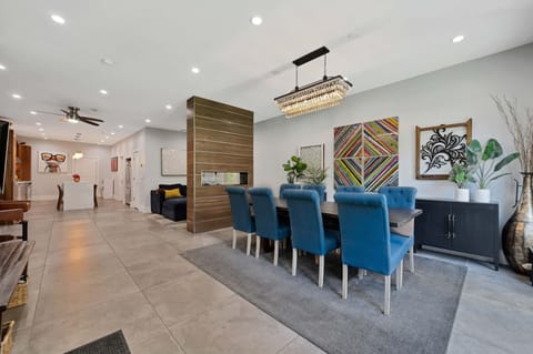 Indoors, Ceiling Fan, Home Decor, Rug, Screen