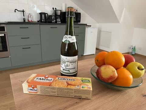 Loft | Blackout drapes, iron/ironing board, free WiFi