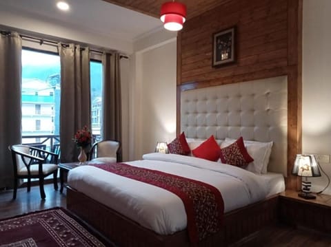 Deluxe Double or Twin Room | Individually decorated, individually furnished, free WiFi, bed sheets