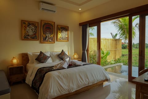 Deluxe Villa, 1 King Bed | Premium bedding, pillowtop beds, minibar, individually decorated