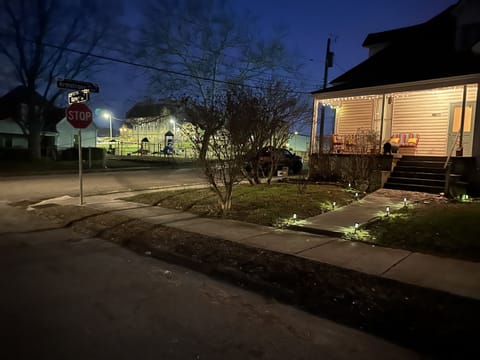 You can either park on the quiet road in front with no problems. Or you can park in the driveway behind the house.