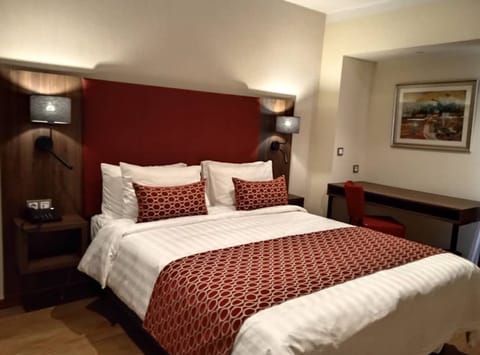 Standard Double or Twin Room | Premium bedding, minibar, laptop workspace, free WiFi