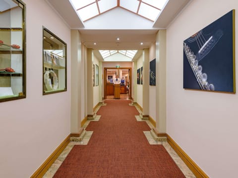 Buffet breakfast on weekdays (EUR 27 per person)