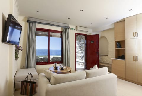 Deluxe Triple Room, Sea View | Premium bedding, minibar, in-room safe, soundproofing