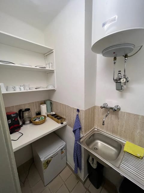 Apartment, 1 Double Bed | Private kitchen | Fridge, espresso maker, coffee/tea maker, electric kettle