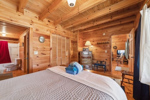 Cabin, 2 Bedrooms | 2 bedrooms, free WiFi