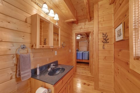 Cabin, 2 Bedrooms | 2 bedrooms, free WiFi