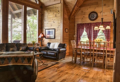 Cabin, 4 Bedrooms | Interior