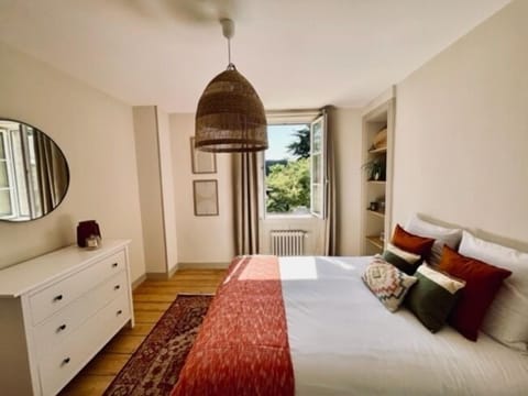 Superior Room, 1 Queen Bed with Sofa bed, Private Bathroom, Garden View | Individually decorated, individually furnished, desk, laptop workspace