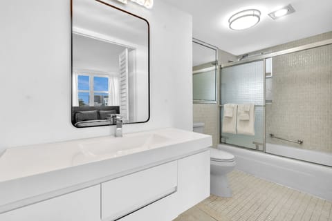 Apartment | Bathroom | Free toiletries, hair dryer, towels, soap