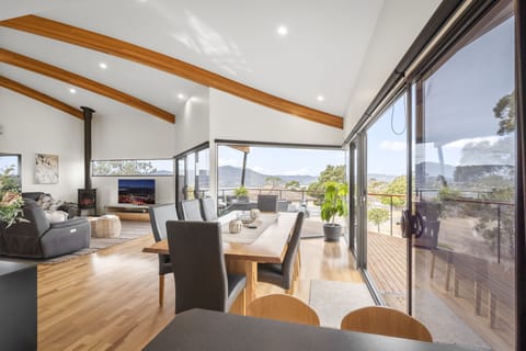 Luxury House, Mountain View | 4 bedrooms, individually decorated, individually furnished, desk