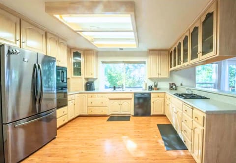 Large Kitchen with Tons of Counter and Cabinet Space