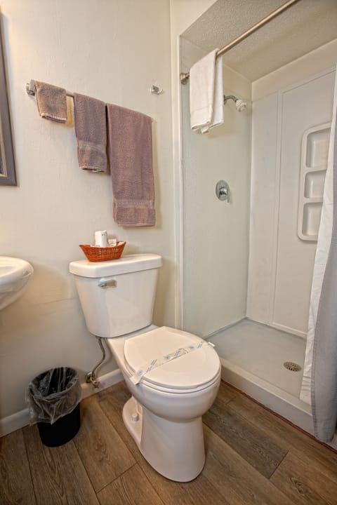 Classic Room | Bathroom | Towels