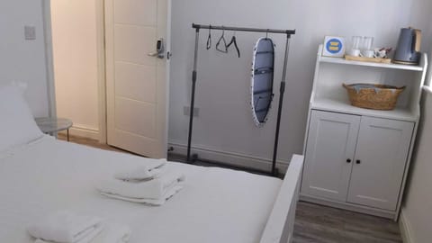 Deluxe Double Room (Room 2) | Bathroom | Free toiletries