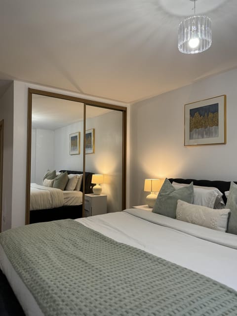 Apartment | 2 bedrooms, iron/ironing board, free WiFi, bed sheets