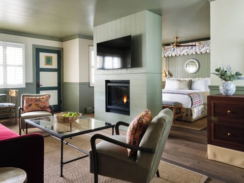 Superior Suite, 1 King Bed with Sofa bed, Fireplace, Courtyard View (The LPP Suite Double Fireplace) | Egyptian cotton sheets, premium bedding, minibar, in-room safe