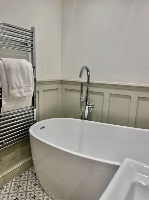 Executive Apartment | Bathroom