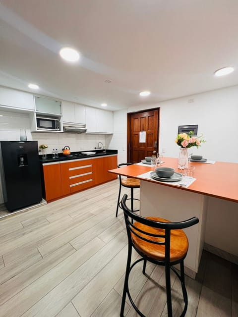 Deluxe Duplex | Private kitchen | Microwave, oven, dishwasher, blender